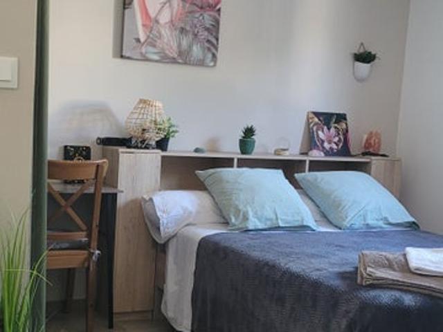 Chambre meublée salle de bain chez l habitant