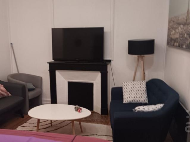 CHAMBRE AVEC SALLE DE BAIN PRIVATIVE EN COLOCATION CENTRE VILLE