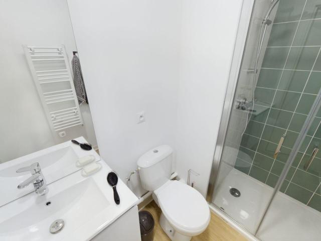 Chambre avec salle d'eau privative en colocation