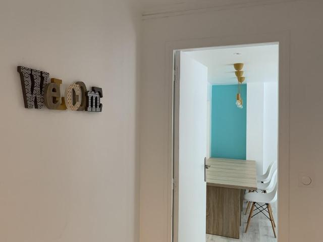 Chambre avec SDB et WC privés dans maison coliving