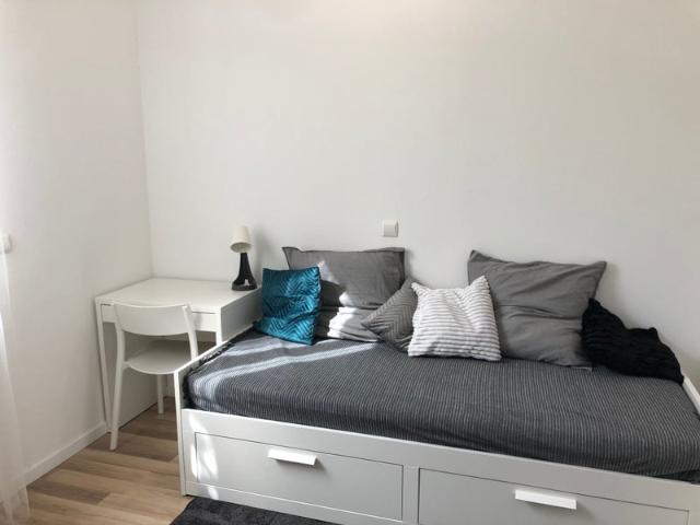 Chambre avec SDB privée près métro B