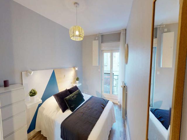 Chambre à Bordeaux Rue Lafontaine, Capucins Victoire