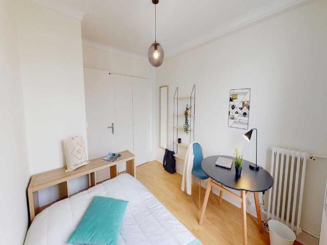 Chambre à Batignolles, Rue de Saussure