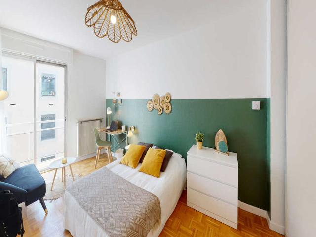 Chambre à Guillotière, Rue Salomon Reinach