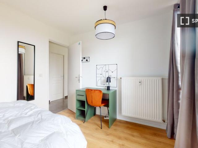 Chambre à louer à Bézons, Paris
