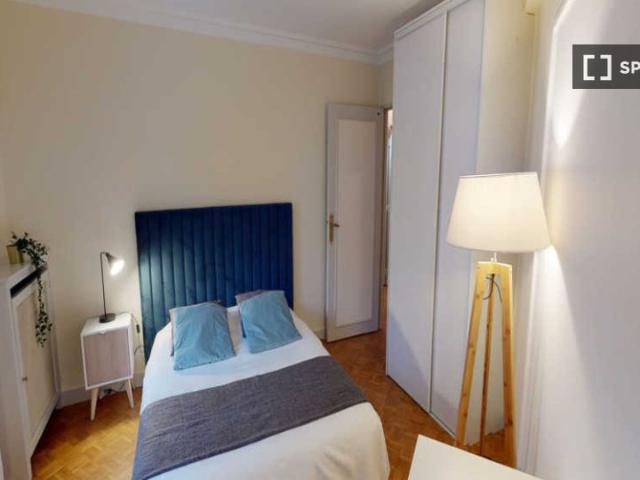 Chambre à louer dans un appartement de 4 chambres à Auteuil Sud, Paris
