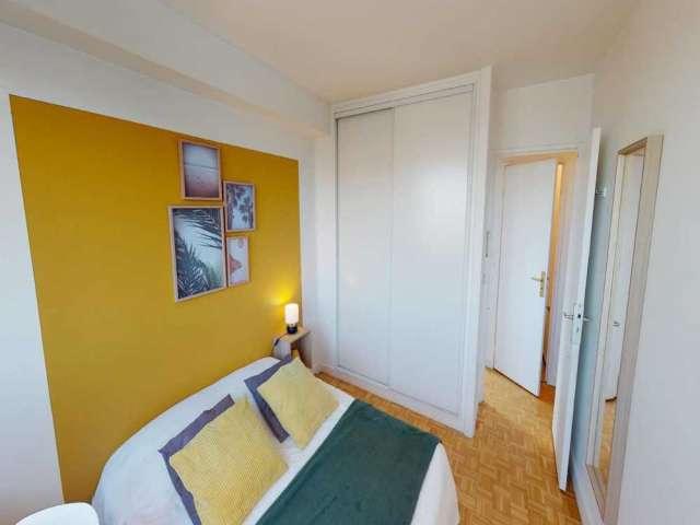 Chambre à louer dans un appartement de 4 chambres à Gambetta, Paris