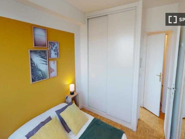 Chambre à louer dans un appartement de 4 chambres à Gambetta, Paris