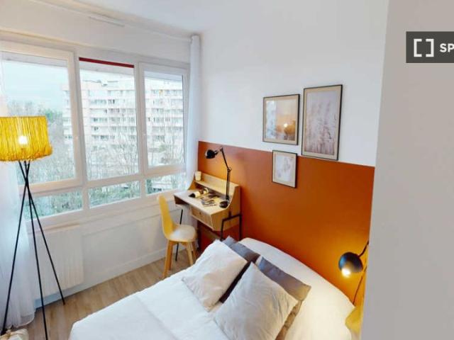 Chambre à louer dans un appartement de 4 chambres à Parc Nord, Paris