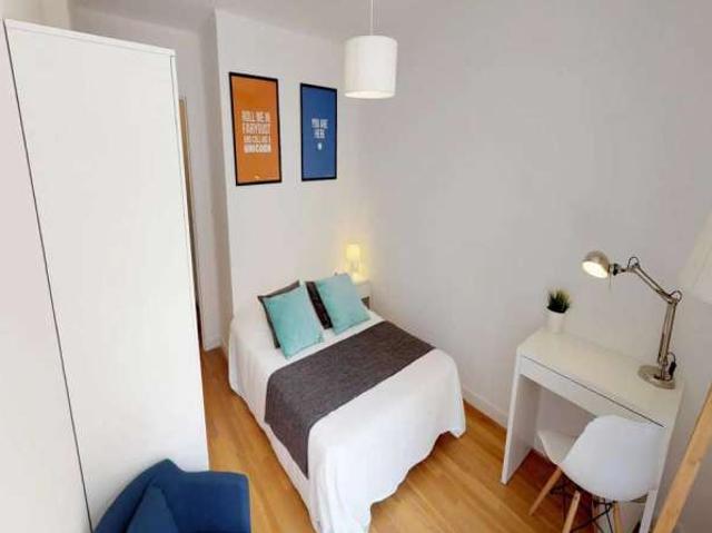 Chambre en colocation dans un appartement de 5 chambres à louer à Brotteaux, Lyon