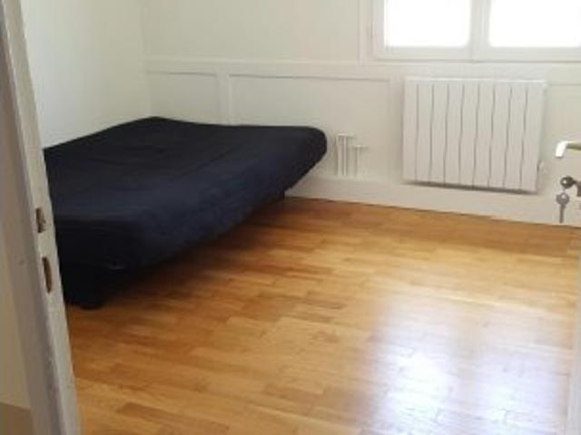 Chambre à louer dans un appartement de 6 chambres à Carrières Sous Pois