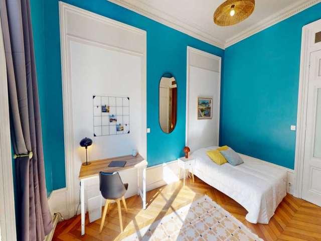 Chambre à louer dans un appartement de 7 chambres en colocation, Lyon