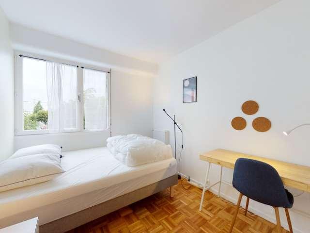 Chambre à louer dans un appartement de 10 chambres, Bois Colombes