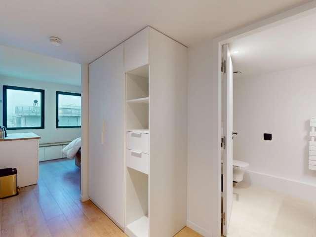 Chambre à louer dans un appartement de 12 chambres à Cambronne Garibaldi