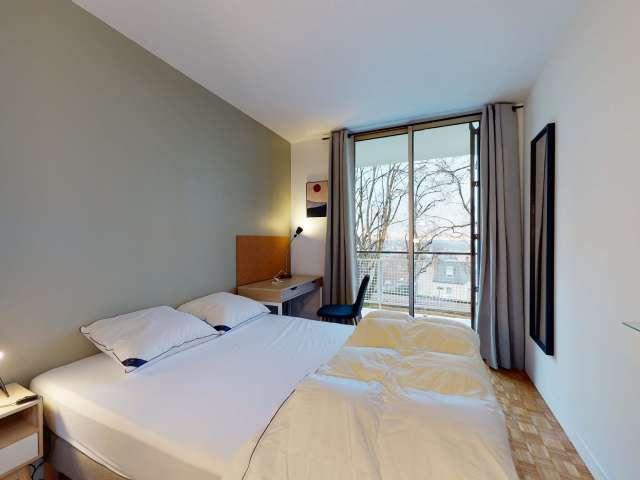 Chambre à louer dans un appartement de 15 chambres, Palaiseau, Paris