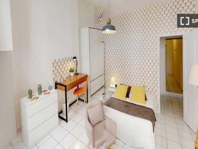 Chambre en colocation dans un appartement de 3 chambres à louer à Bellecour, Lyon