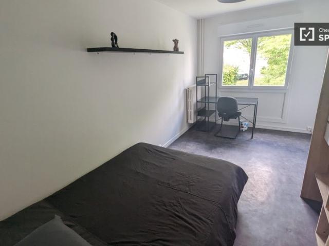 Chambre à louer dans un appartement de 3 chambres à Lille