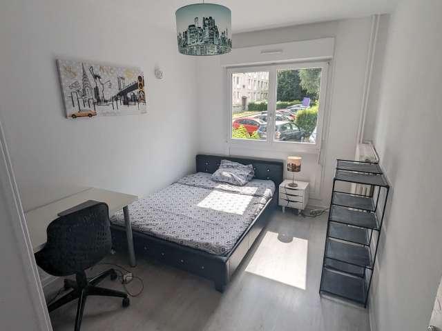 Chambre à louer dans un appartement de 3 chambres à Lille