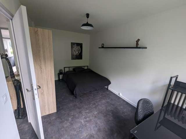 Chambre à louer dans un appartement de 3 chambres à Lille