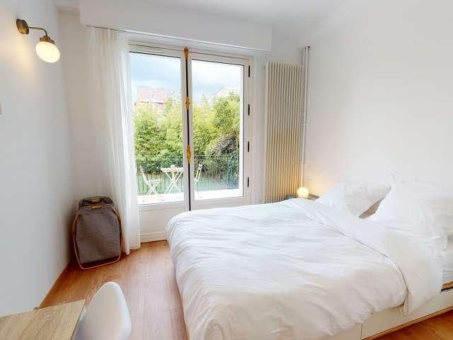 Chambre à louer dans un appartement partagé de 17 chambres à Puteaux