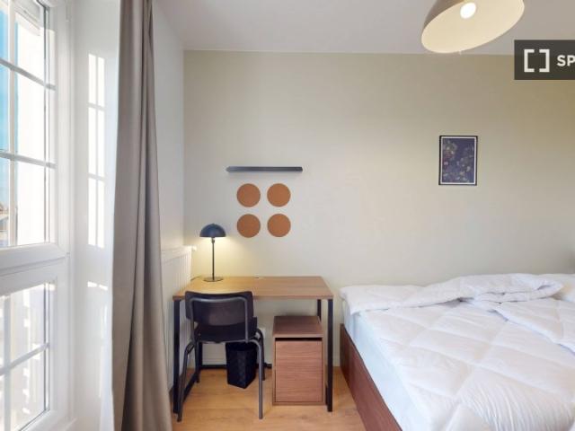 Chambre à louer dans un appartement partagé de 17 chambres, La Varenne