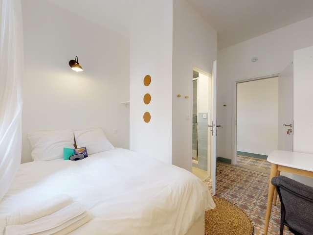 Chambre à louer dans un appartement partagé de 18 chambres aux Chartreux