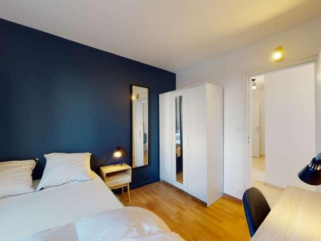 Chambre à louer dans un appartement partagé de 10 chambres à Paris