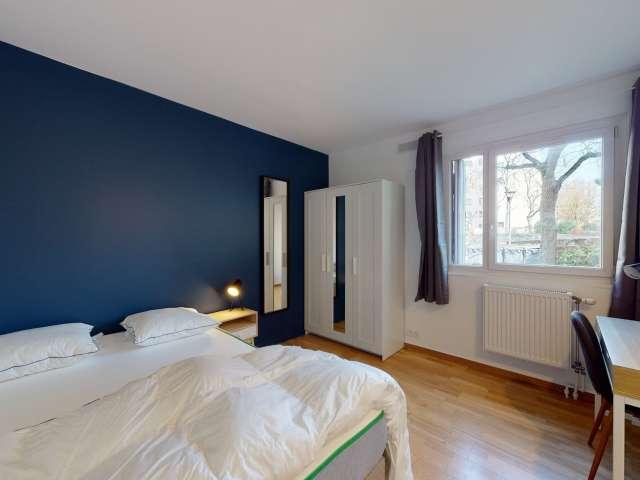 Chambre à louer dans un appartement partagé de 10 chambres à Paris