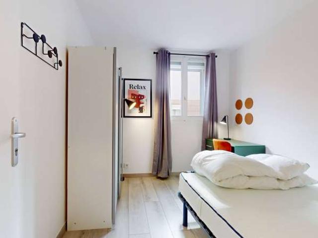 Chambre à louer dans un appartement partagé de 12 chambres à Gennevilliers