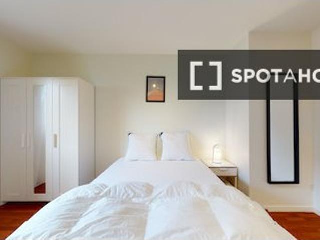 Chambre à louer dans un appartement partagé de 21 chambres à Romainville