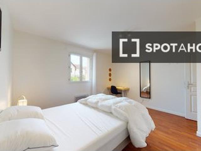 Chambre à louer dans un appartement partagé de 21 chambres à Romainville