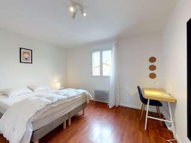 Chambre à louer dans un appartement partagé de 21 chambres à Romainville