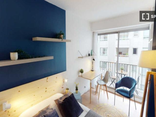 Chambre à louer dans un appartement partagé de 4 chambres à Danube, Paris