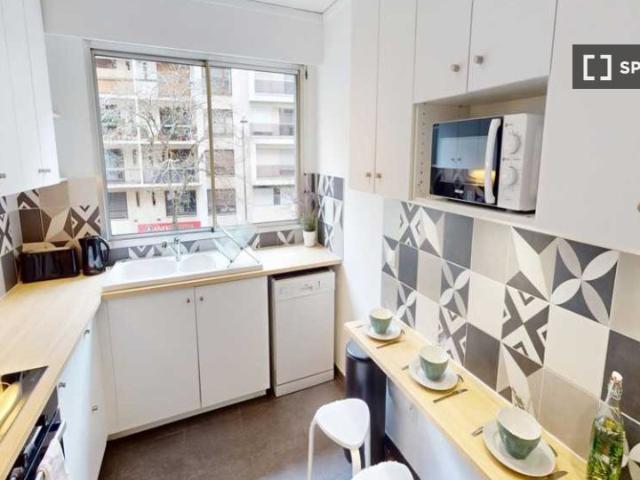 Chambre dans un appartement partagé de 5 chambres à Ternes Maillot, Paris