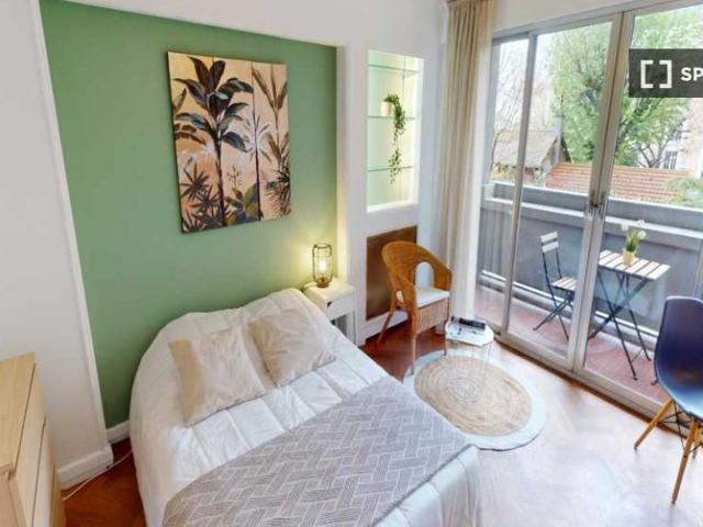 Chambre à louer dans un appartement partagé de 5 chambres à Ternes Maillot