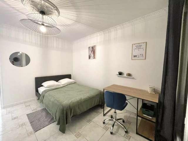 Chambre à louer dans un appartement partagé de 5 chambres à Compiègne