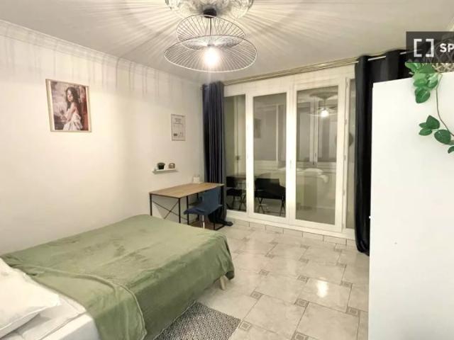 Chambre à louer dans un appartement partagé de 5 chambres à Compiègne