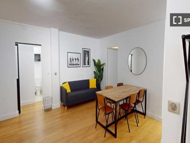 Chambre à louer dans un appartement partagé de 5 chambres à Paris