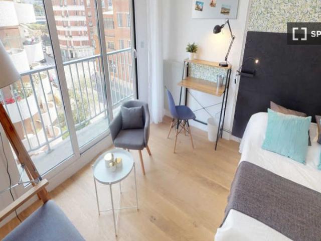 Chambre à louer dans un appartement partagé de 5 chambres, Georges Brassens