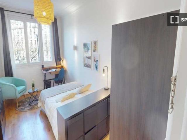 Chambre dans un appartement partagé de 5 chambres à Jean Moulin, Paris