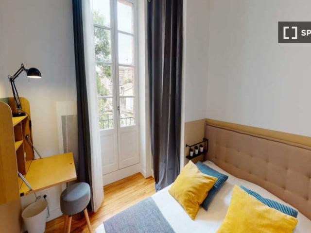 Chambre à louer dans un appartement partagé de 6 chambres, Capitole