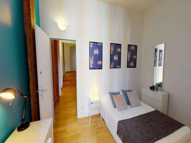 Chambre à louer dans un appartement partagé de 6 chambres à Capitole