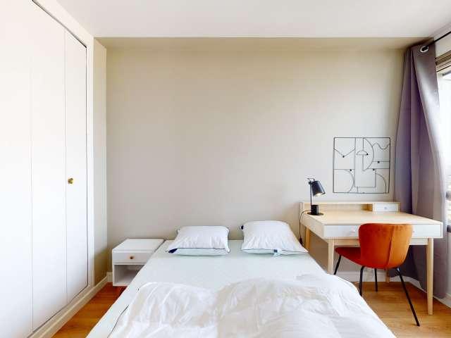 Chambre à louer dans un appartement partagé de 8 chambres à Gambetta