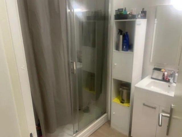 Chambre à louer dans un appartement refait à neuf