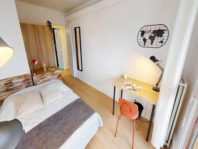 Chambre à louer dans une colocation de 4 chambres à Parc Nord