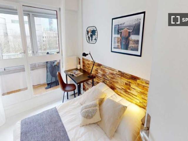 Chambre à louer dans une maison de 4 chambres à Parc Nord, Paris