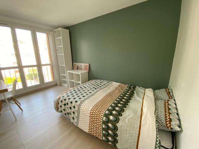 Chambre à louer dans appartement rénové