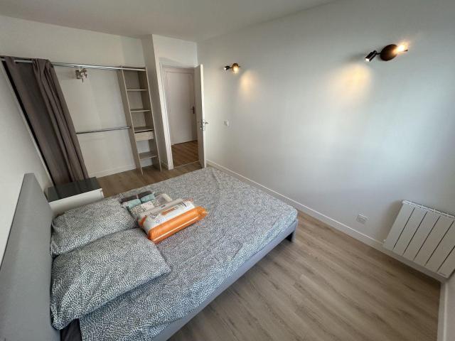Chambre à louer dans beau T4