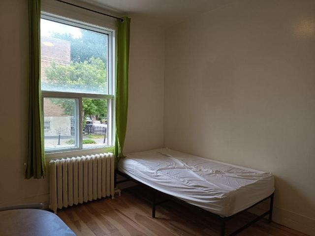Chambre à louer dans maison de chambres