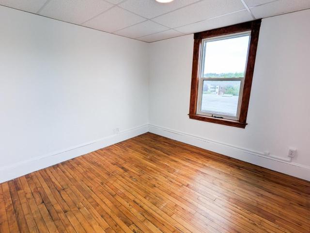 Chambre à Louer et Colocation 403 Rue Papineau, Fleurimont Sherbrooke 6 photos | Logis Québec